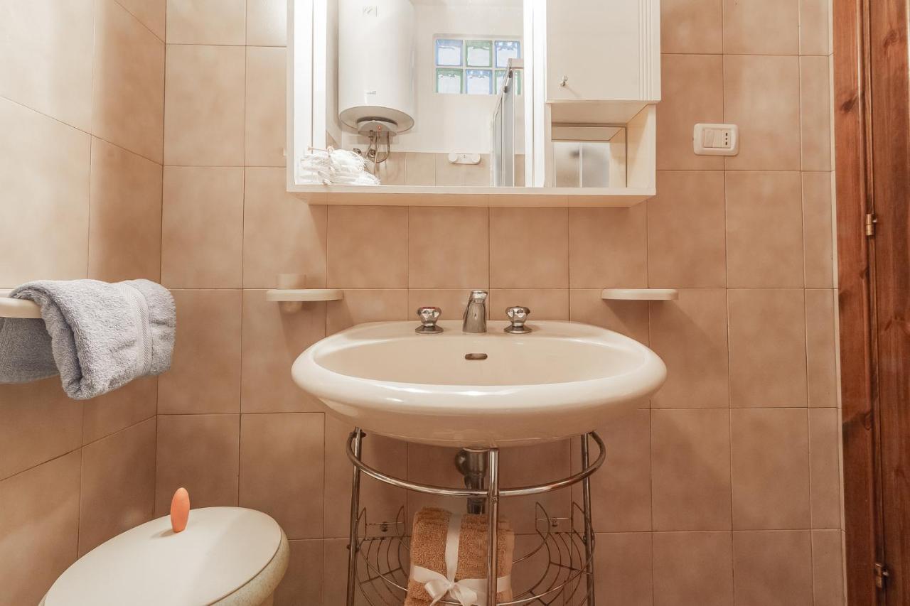 Relax Family House Al Mare Apartment Isola Rossa Ngoại thất bức ảnh